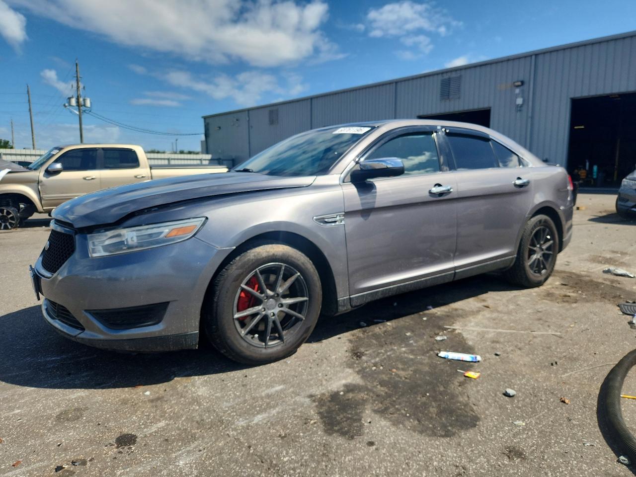 Photo of the 2014 FORD TAURUS SEL
