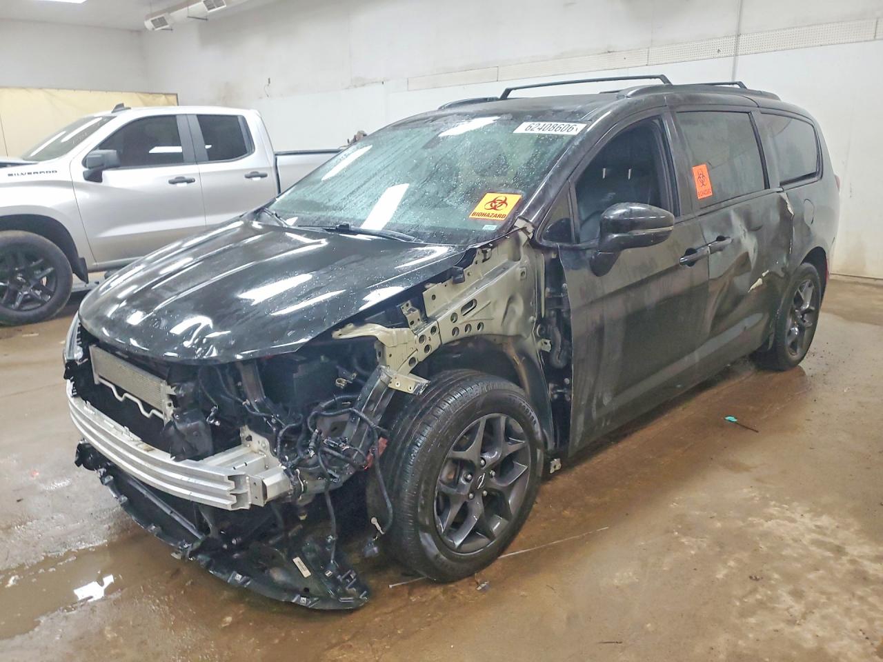 Photo of the 2020 CHRYSLER PACIFICA LIMITED