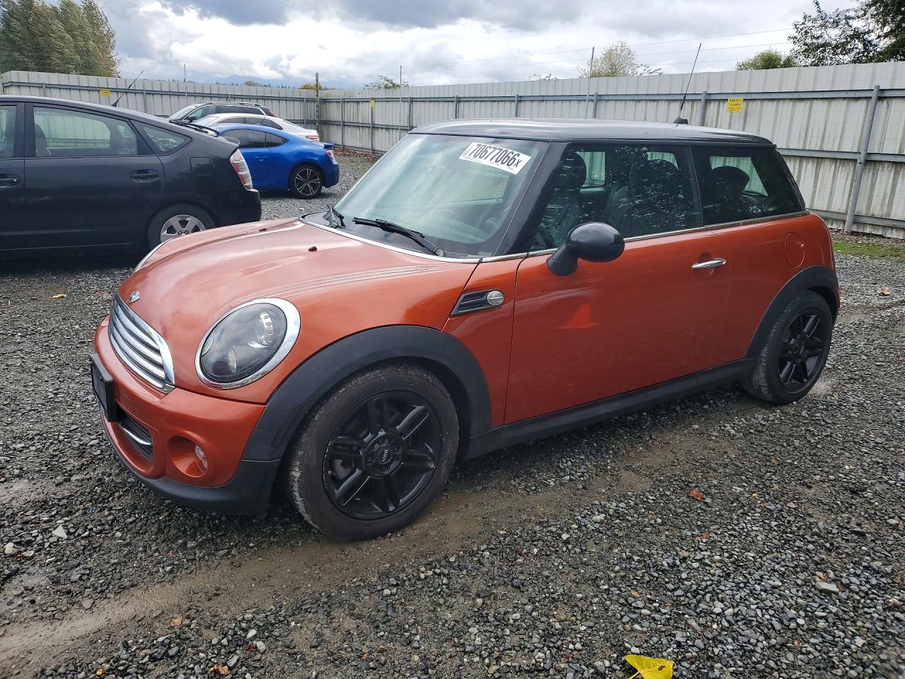 Photo of the 2013 MINI COOPER