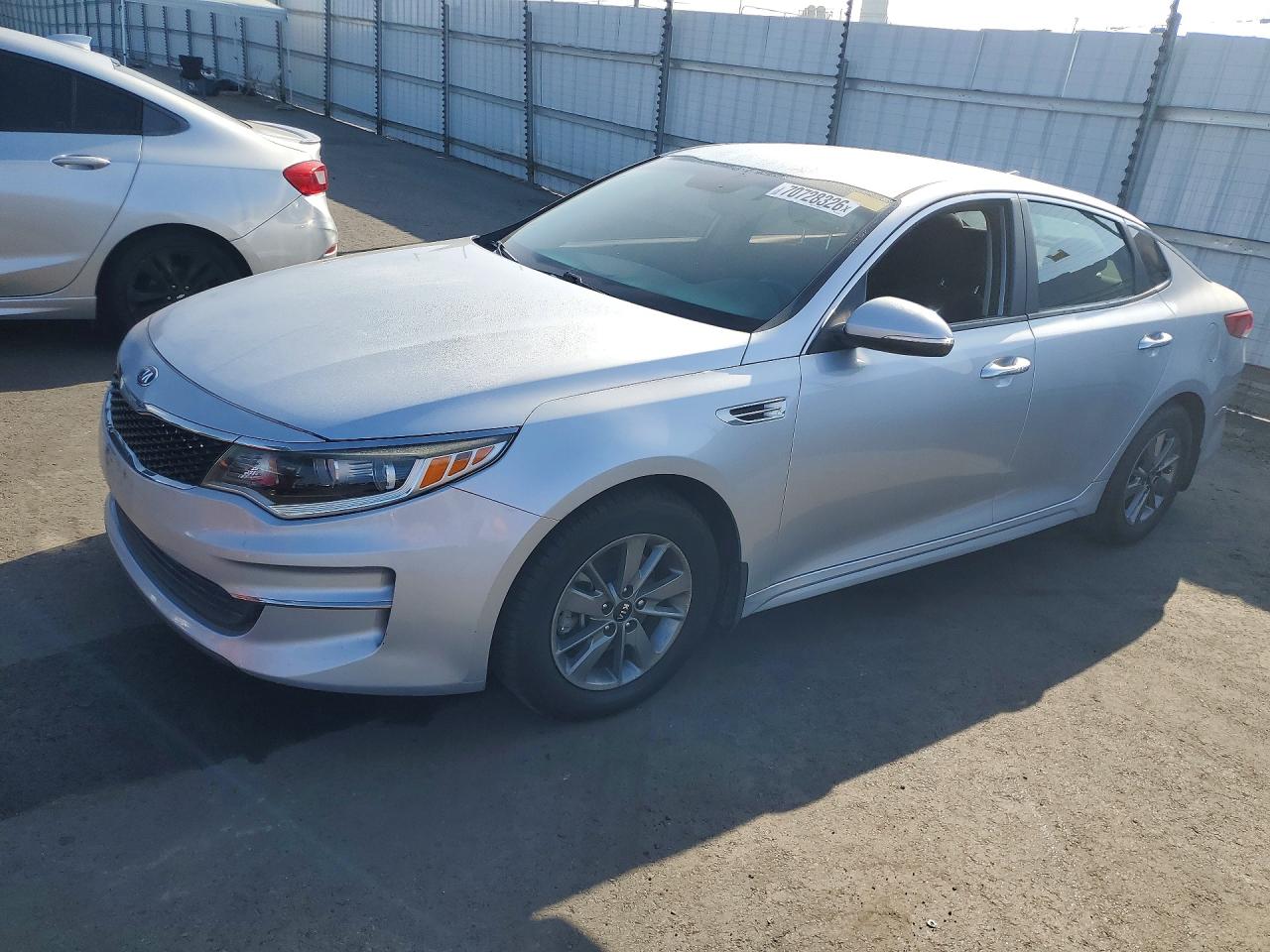 Photo of the 2016 KIA OPTIMA LX