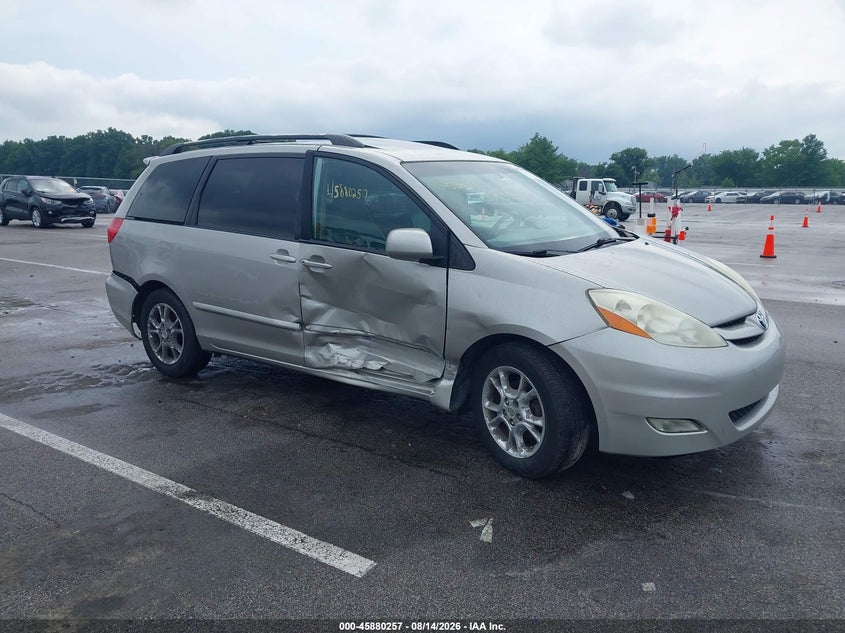 Photo of the 2006 TOYOTA SIENNA XLE