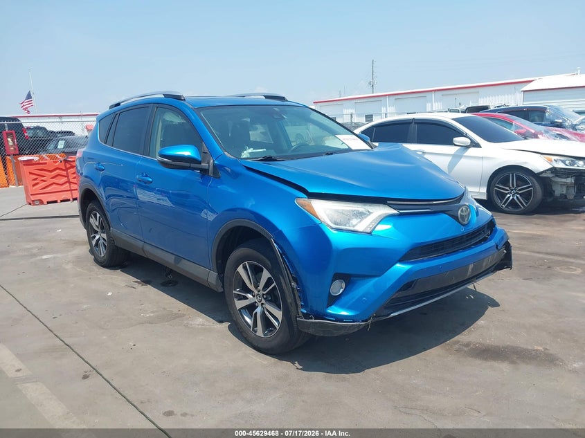 Photo of the 2018 TOYOTA RAV4 XLE