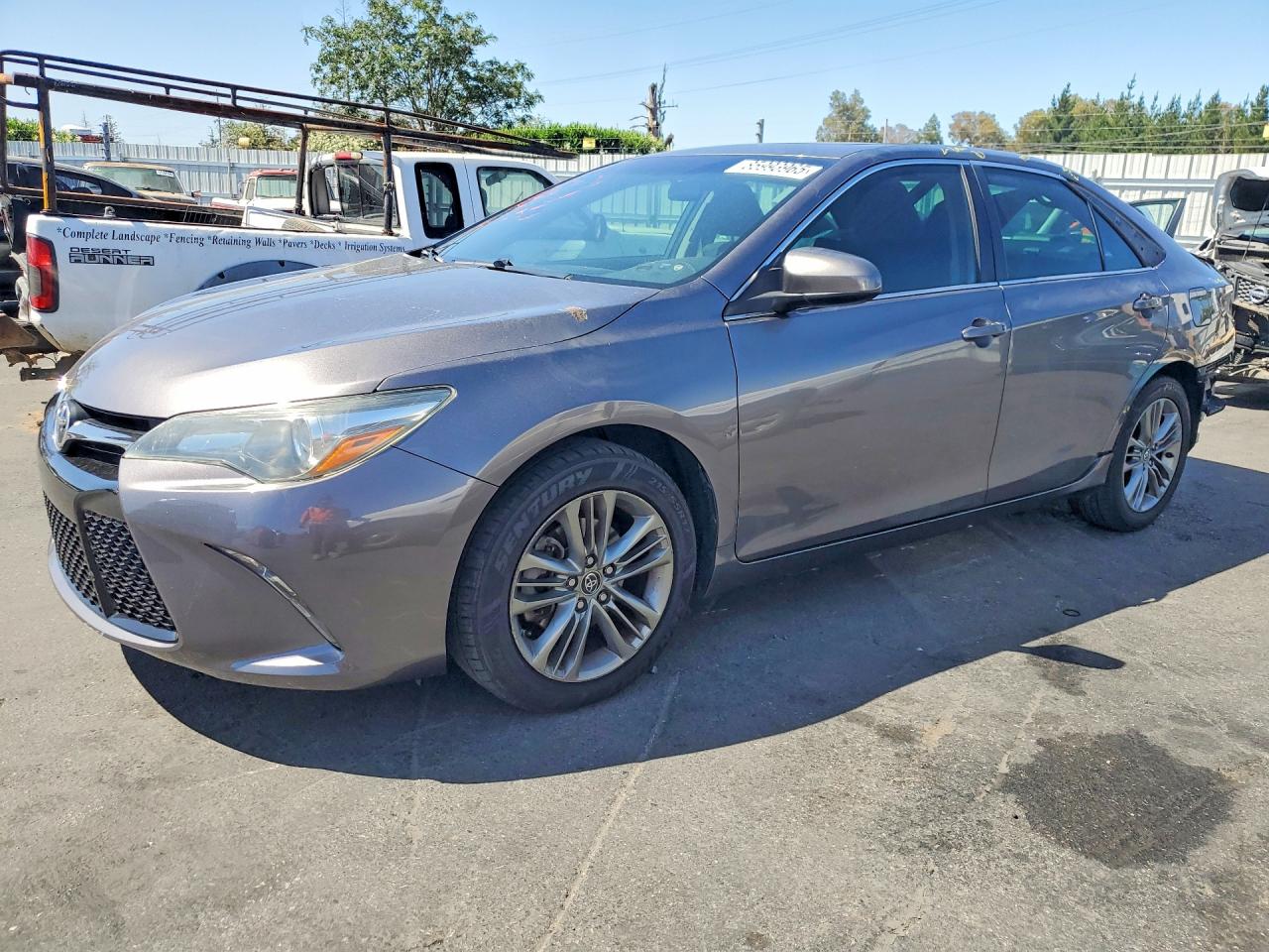 Photo of the 2016 TOYOTA CAMRY SE