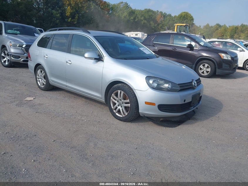 Photo of the 2014 VOLKSWAGEN JETTA SPORTWAGEN 2.0L TDI