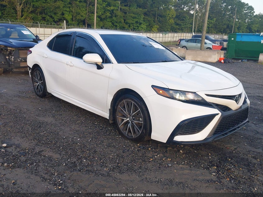 Photo of the 2023 TOYOTA CAMRY SE