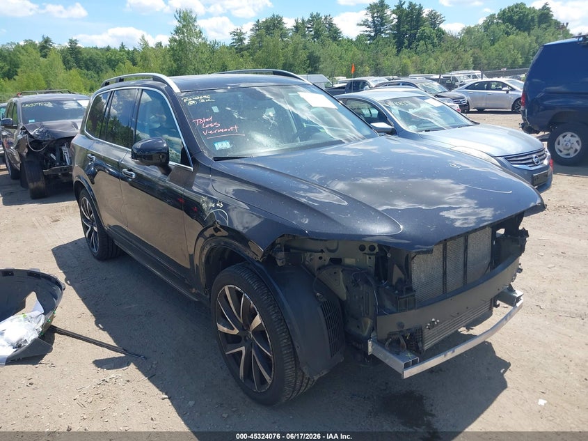 Photo of the 2018 VOLVO XC90 T6 MOMENTUM