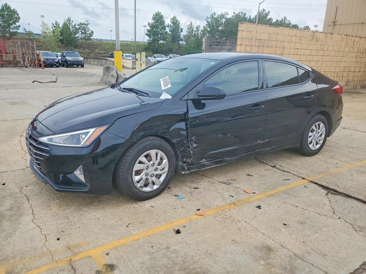 Photo of the 2019 HYUNDAI ELANTRA SE