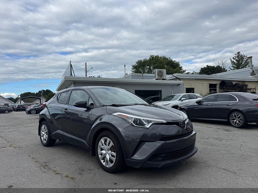Photo of the 2019 TOYOTA C-HR LE