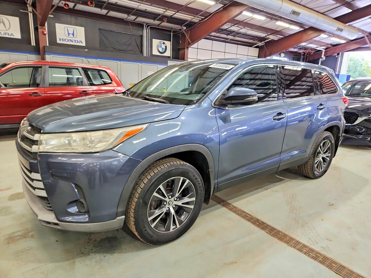 Photo of the 2019 TOYOTA HIGHLANDER LE