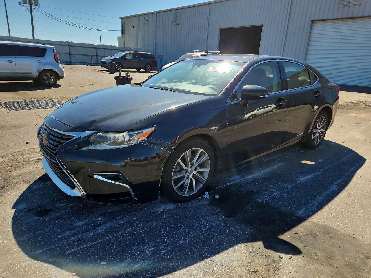 Photo of the 2016 LEXUS ES 300H