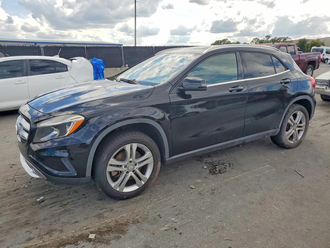Photo of the 2015 MERCEDES-BENZ GLA 250 4MATIC