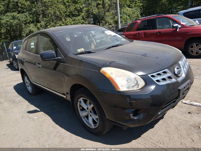 Photo of the 2013 NISSAN ROGUE S