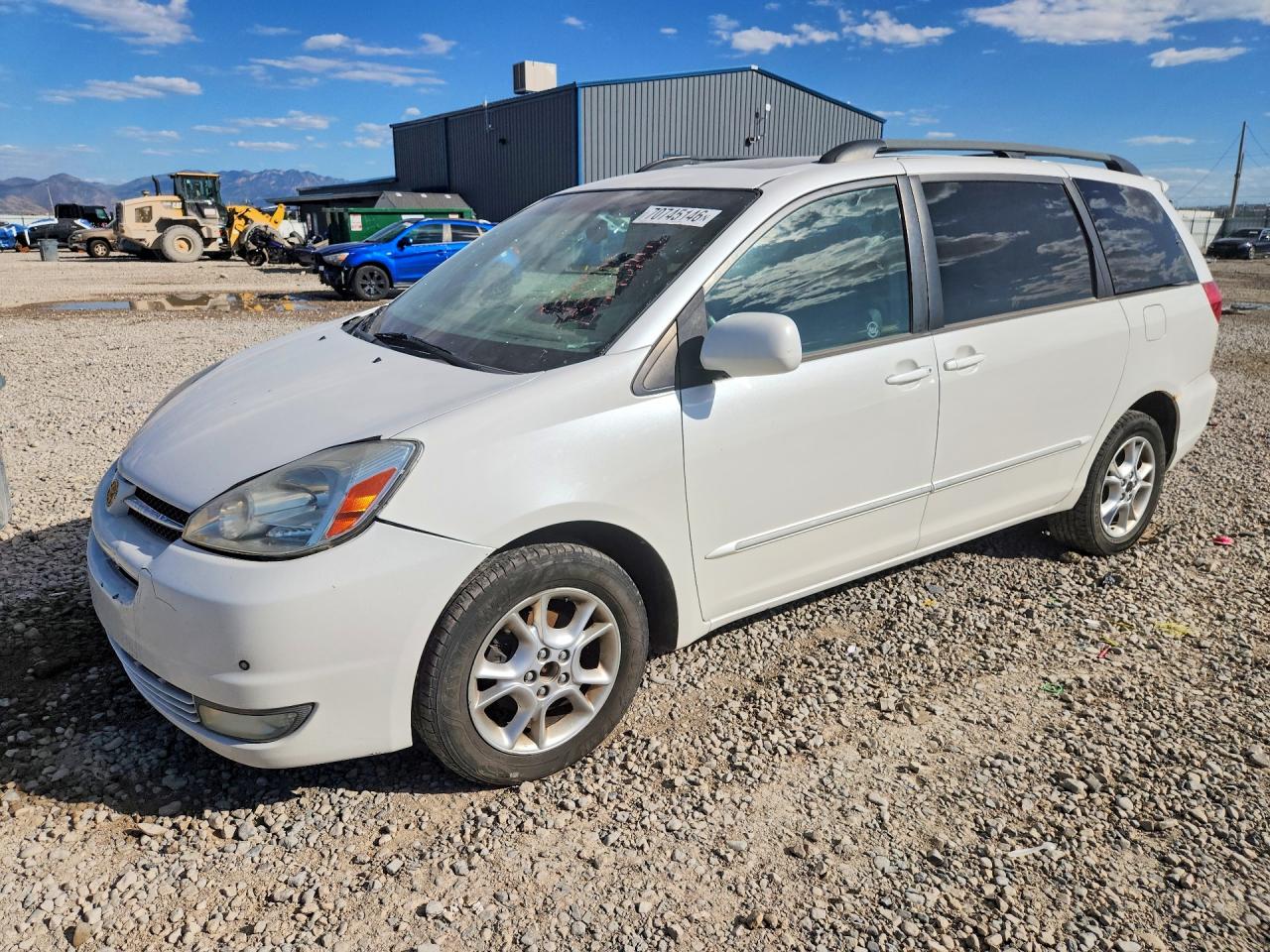 Photo of the 2004 TOYOTA SIENNA XLE LIMITED 7 PASSENGER