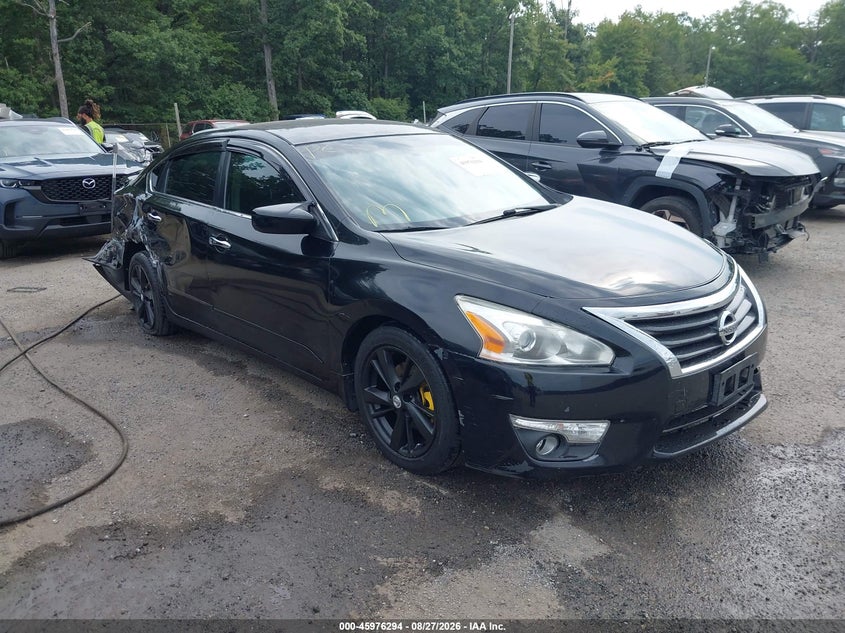 Photo of the 2013 NISSAN ALTIMA 2.5 SV