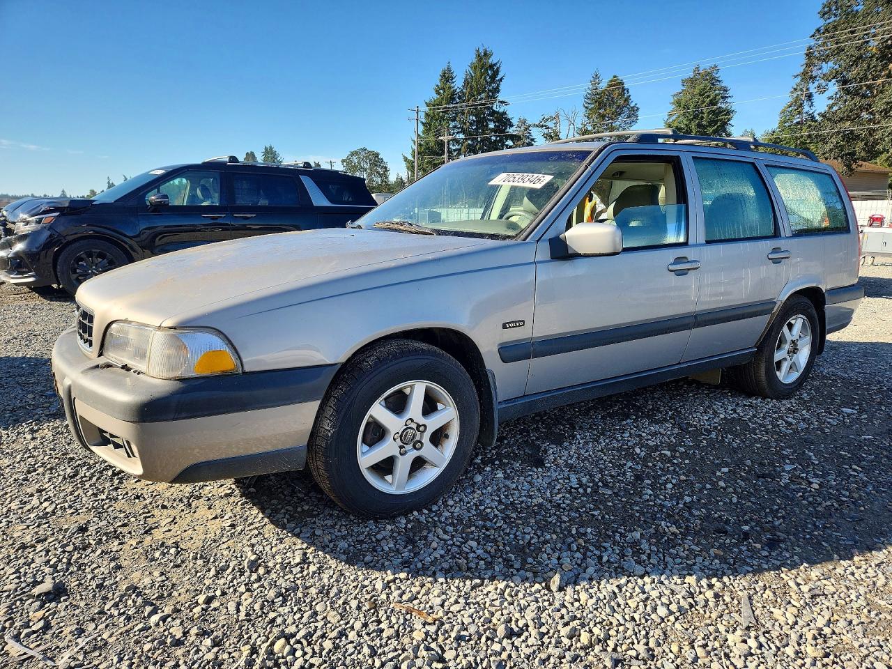 Photo of the 1998 VOLVO V70 XC