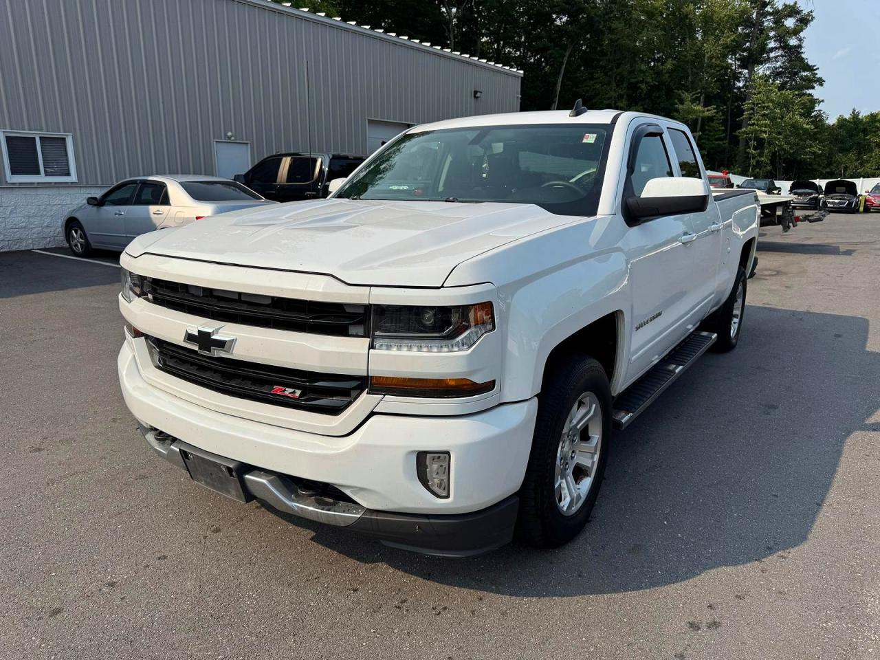 Photo of the 2017 CHEVROLET SILVERADO K1500 LT