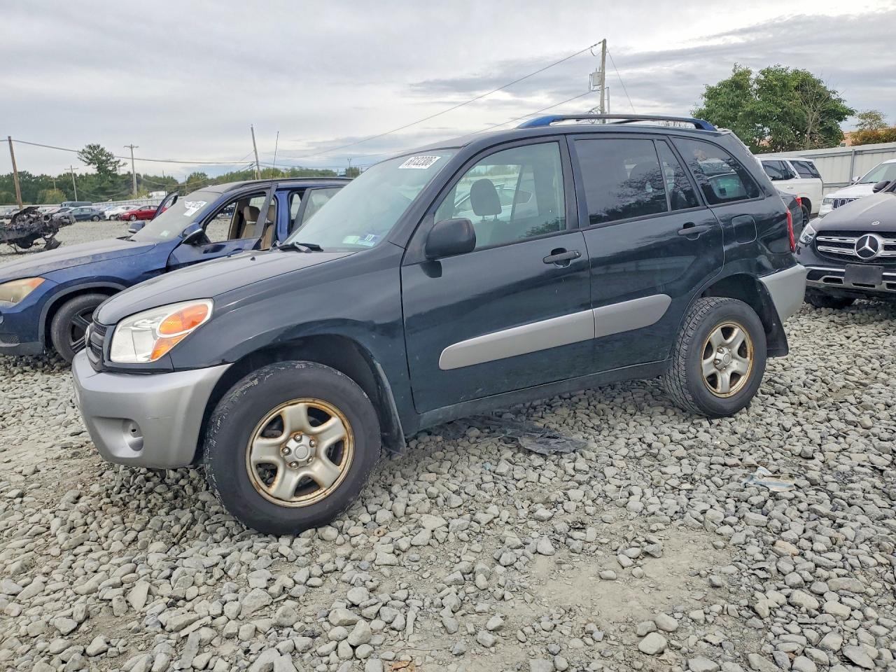 Photo of the 2004 TOYOTA RAV4 BASE