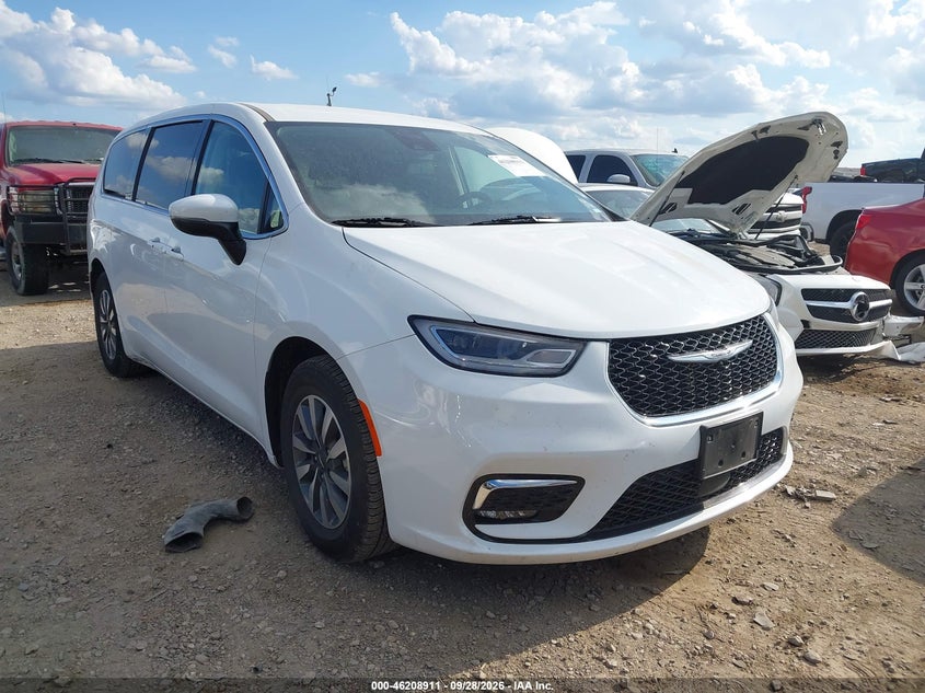 Photo of the 2023 CHRYSLER PACIFICA HYBRID TOURING L