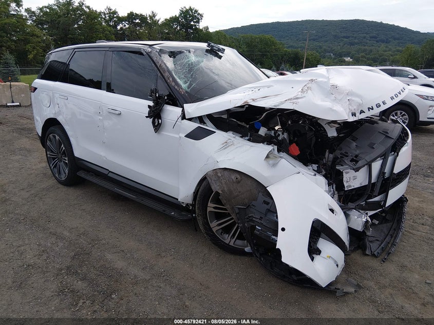 Photo of the 2024 LAND ROVER RANGE ROVER SPORT SE