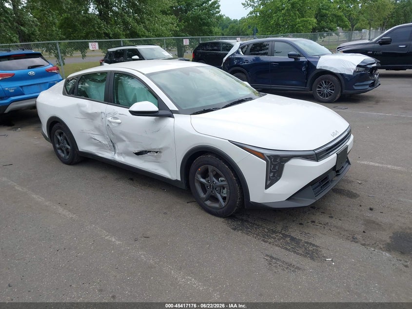 Photo of the 2026 KIA K4 LXS