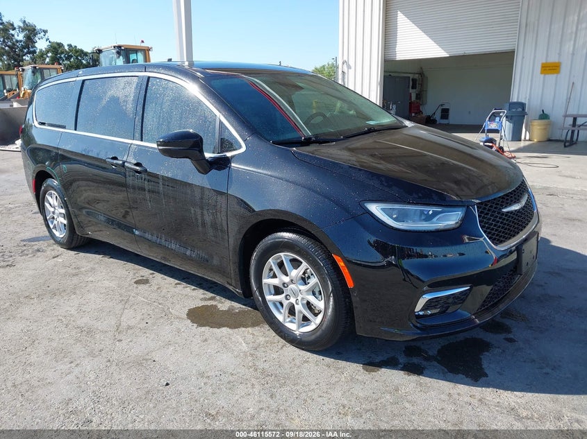Photo of the 2024 CHRYSLER PACIFICA TOURING L