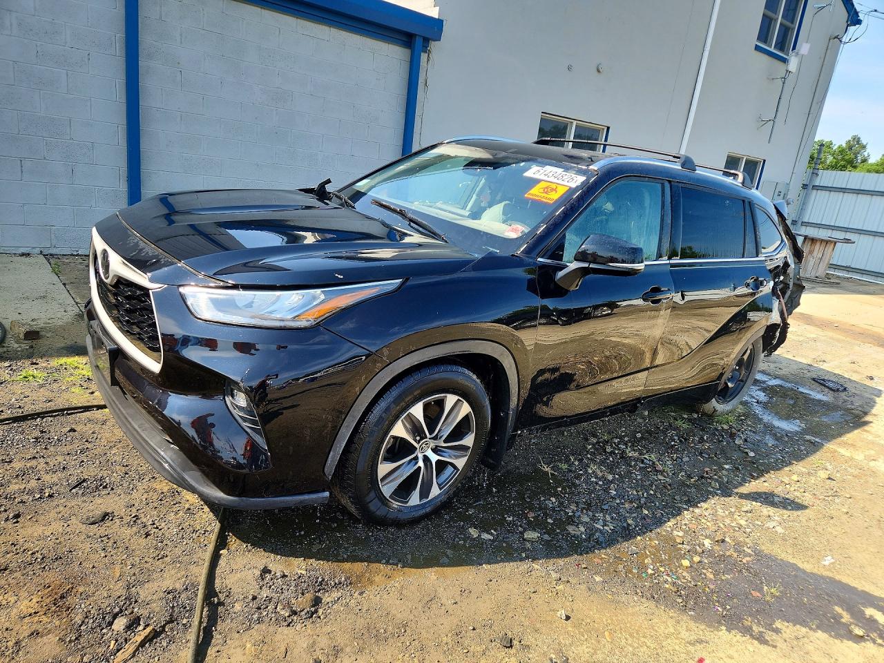 Photo of the 2020 TOYOTA HIGHLANDER XLE