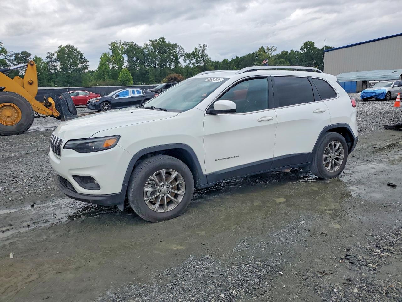 Photo of the 2021 JEEP CHEROKEE LATITUDE PLUS