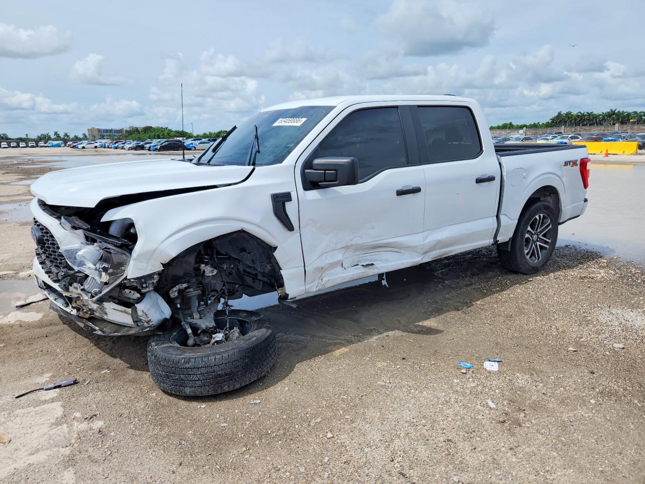 Photo of the 2023 FORD F150 SUPERCREW