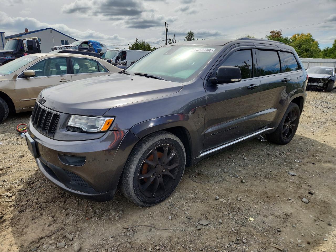 Photo of the 2015 JEEP GRAND CHEROKEE SUMMIT