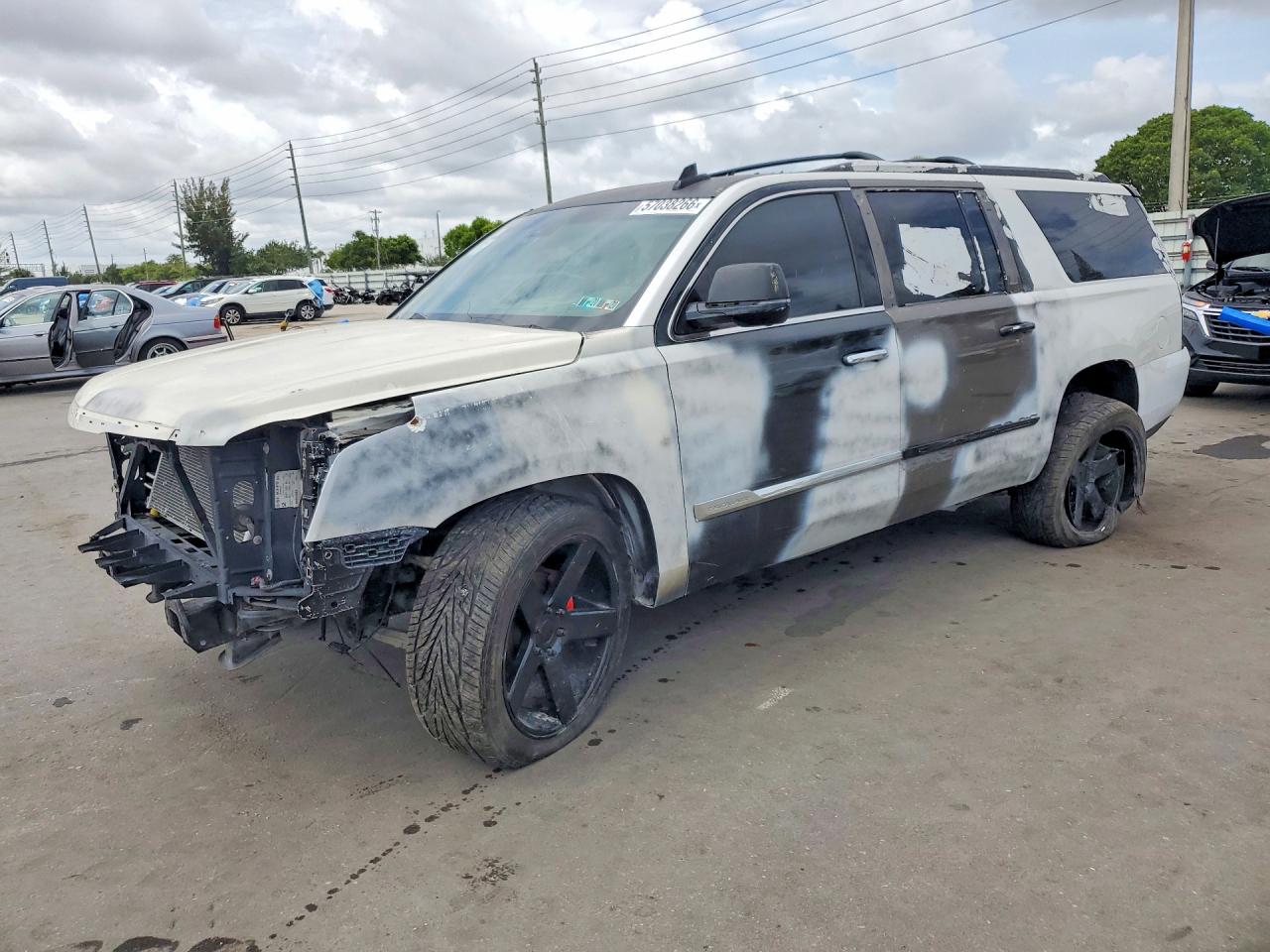 Photo of the 2016 CADILLAC ESCALADE ESV LUXURY