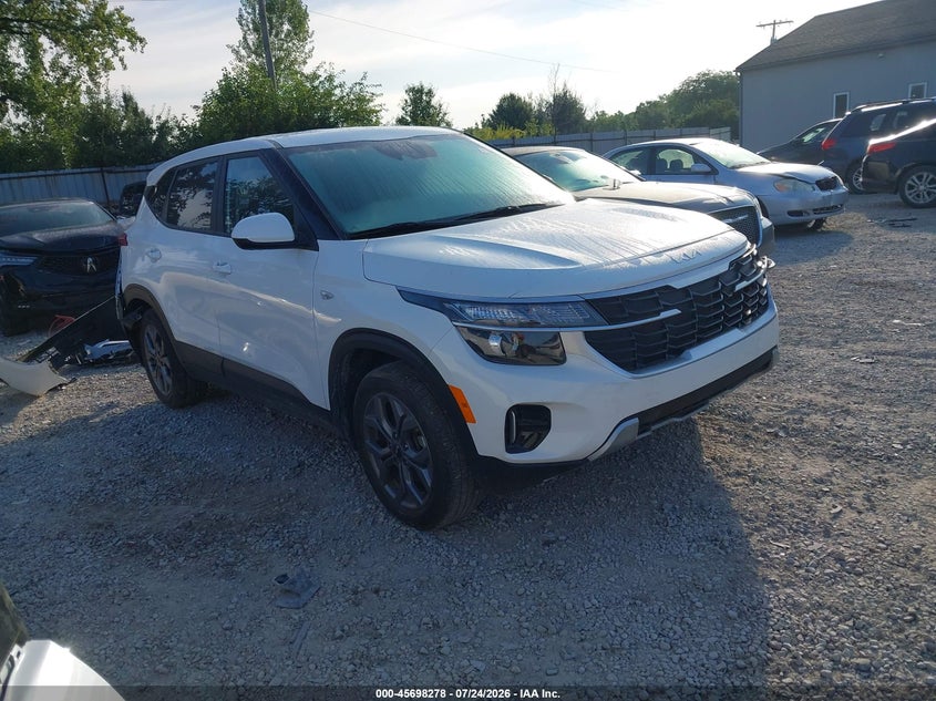 Photo of the 2024 KIA SELTOS LX
