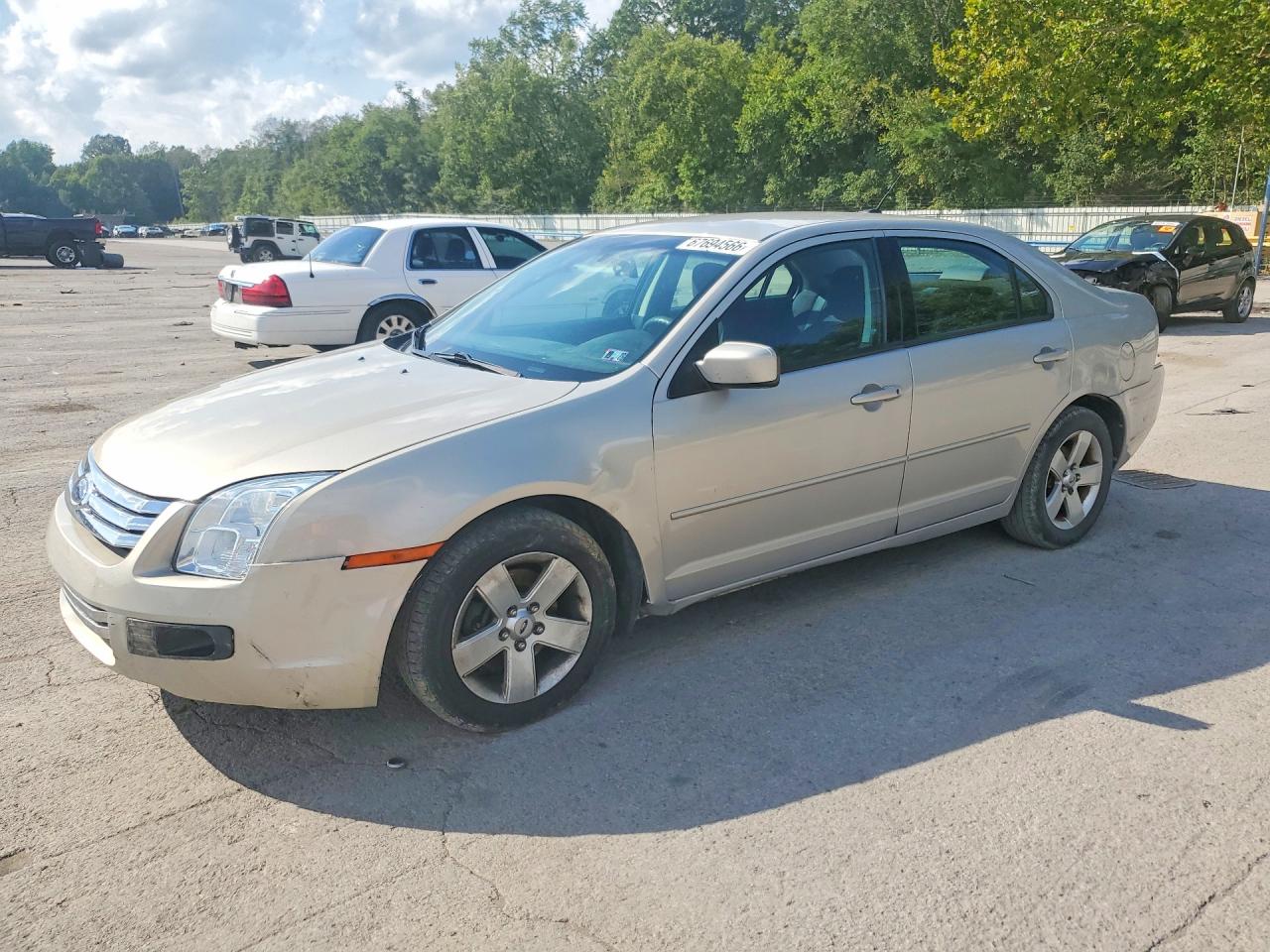 Photo of the 2009 FORD FUSION SE