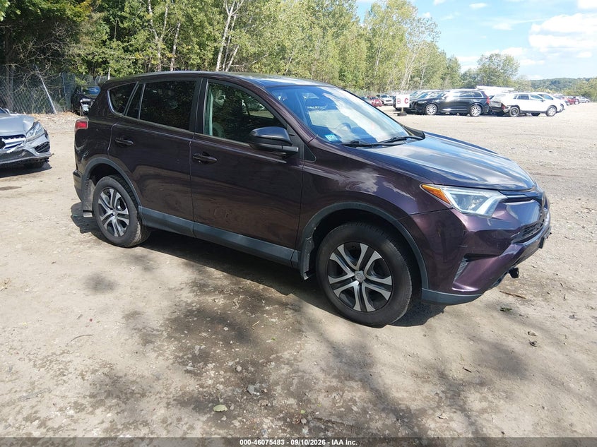 Photo of the 2018 TOYOTA RAV4 LE