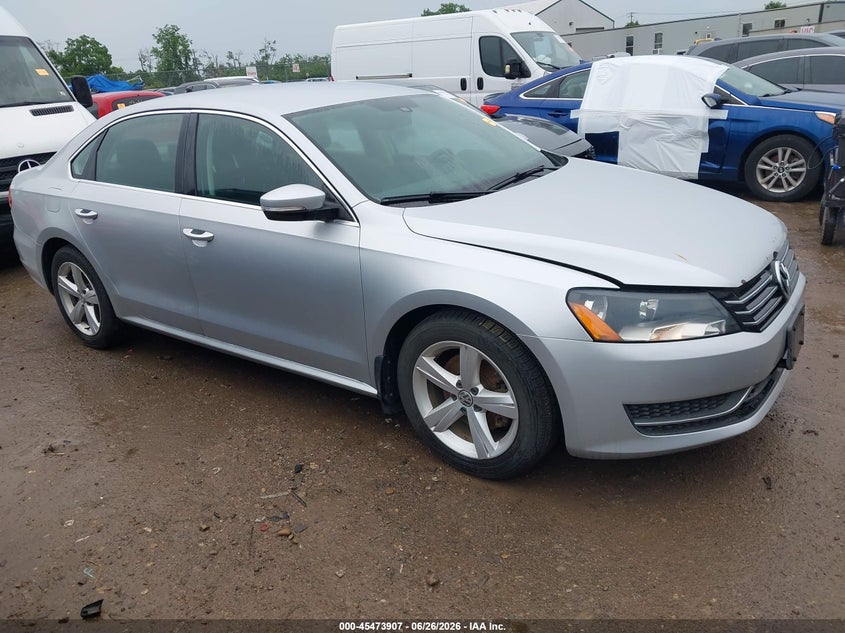 Photo of the 2013 VOLKSWAGEN PASSAT 2.5L SE