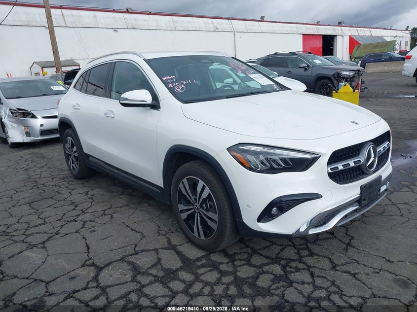 Photo of the 2025 MERCEDES-BENZ GLA 250 4MATIC