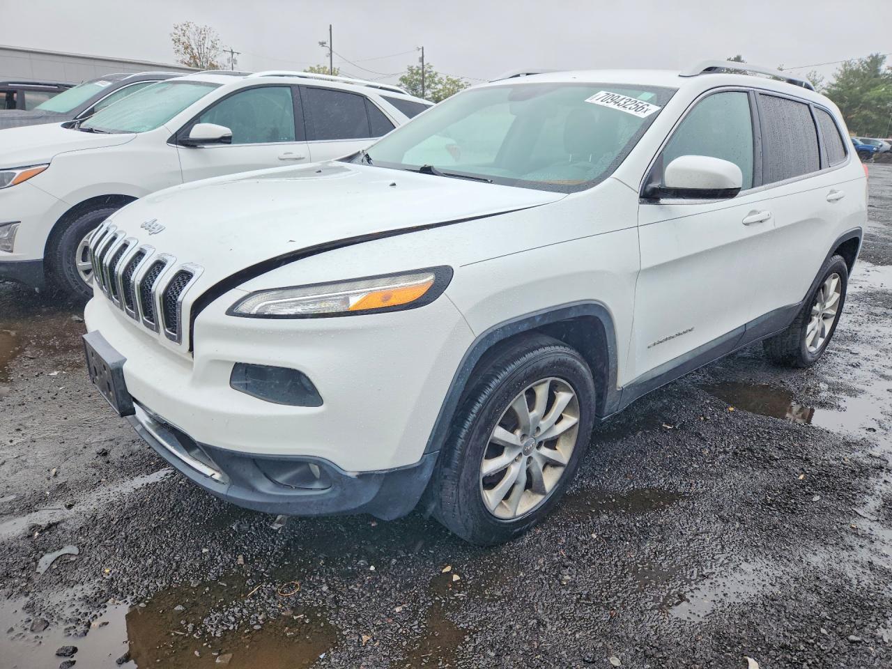 Photo of the 2015 JEEP CHEROKEE LIMITED