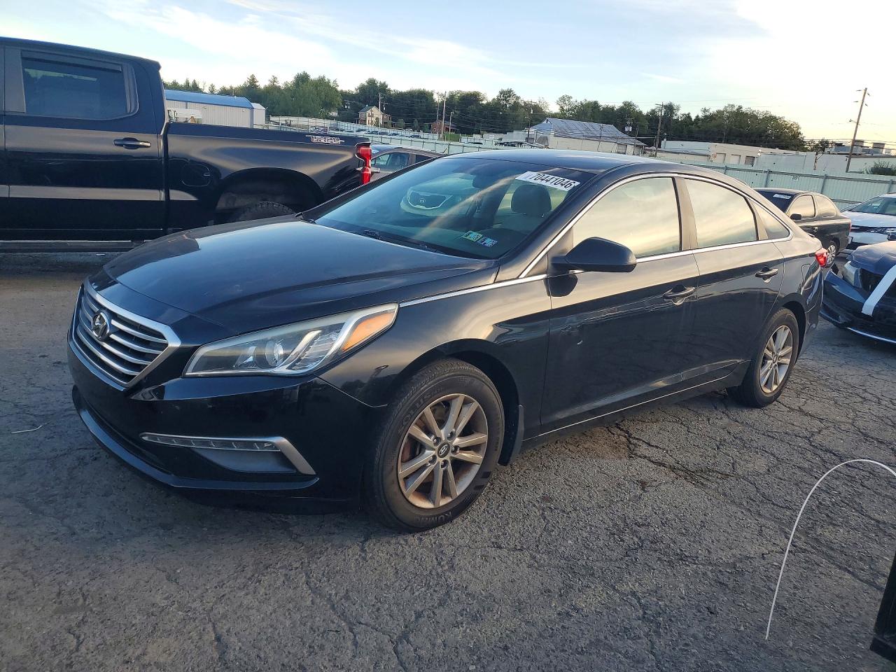 Photo of the 2015 HYUNDAI SONATA SE
