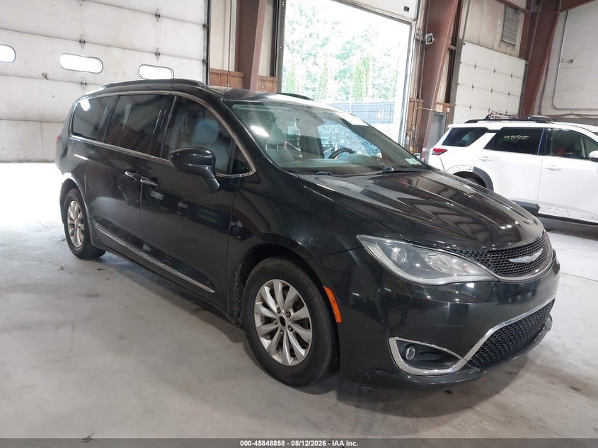 Photo of the 2017 CHRYSLER PACIFICA TOURING-L