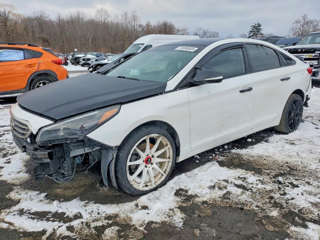 Photo of the 2015 HYUNDAI SONATA SE
