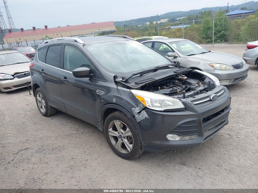 Photo of the 2015 FORD ESCAPE SE