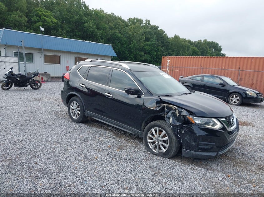 Photo of the 2017 NISSAN ROGUE SV