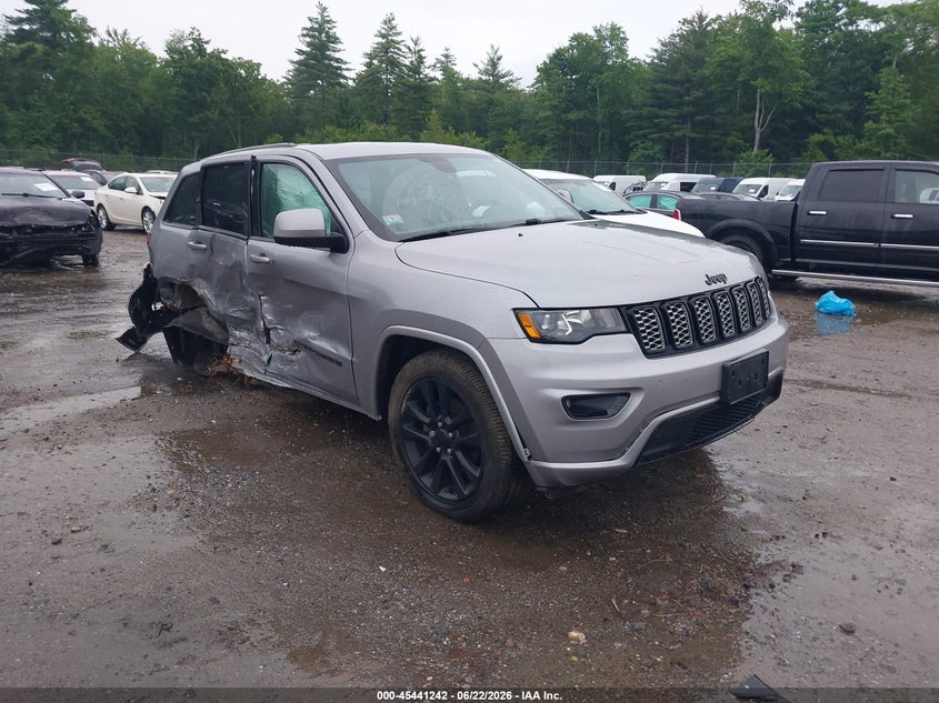 Photo of the 2018 JEEP GRAND CHEROKEE ALTITUDE 4X4