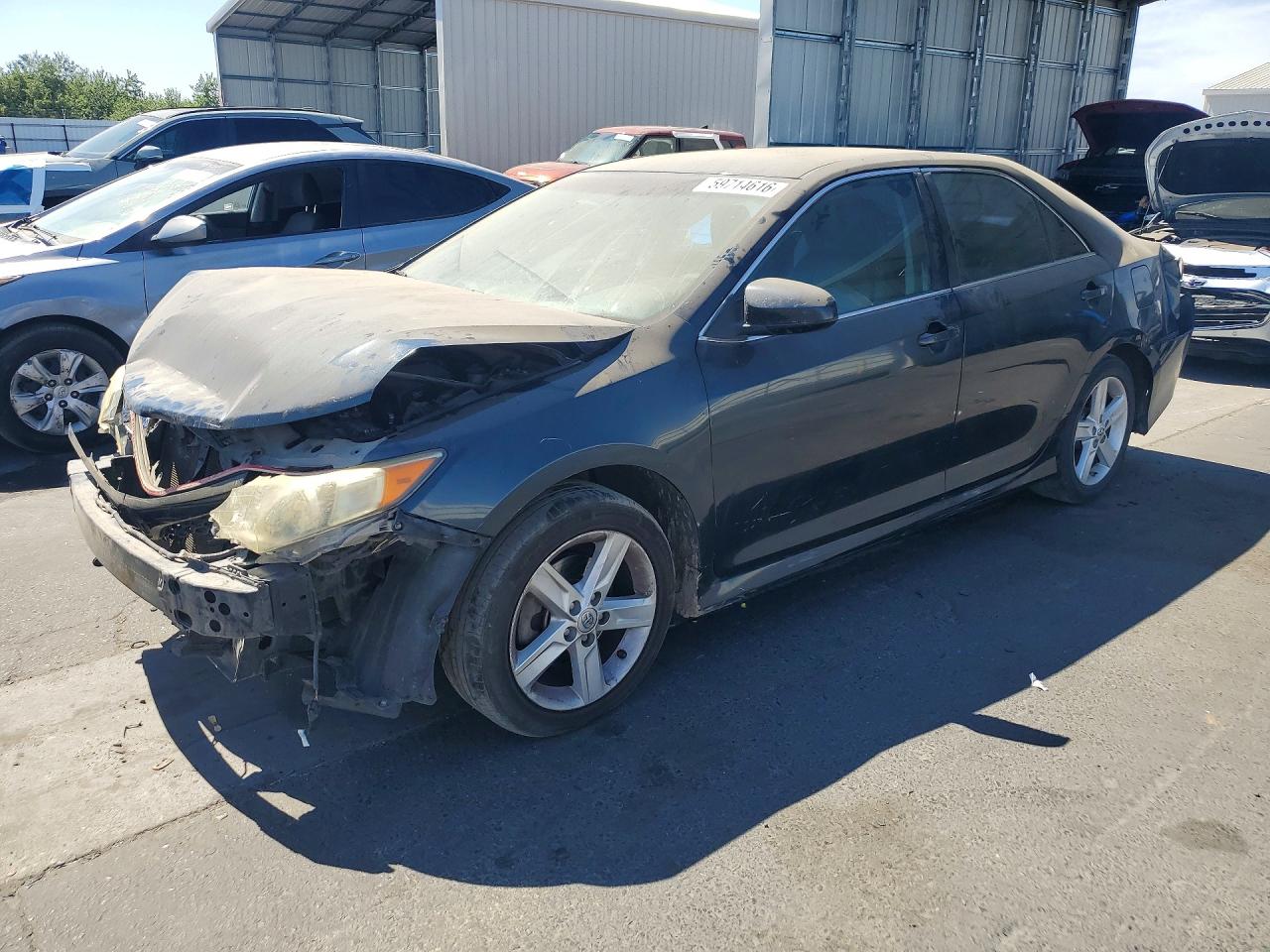 Photo of the 2014 TOYOTA CAMRY SE