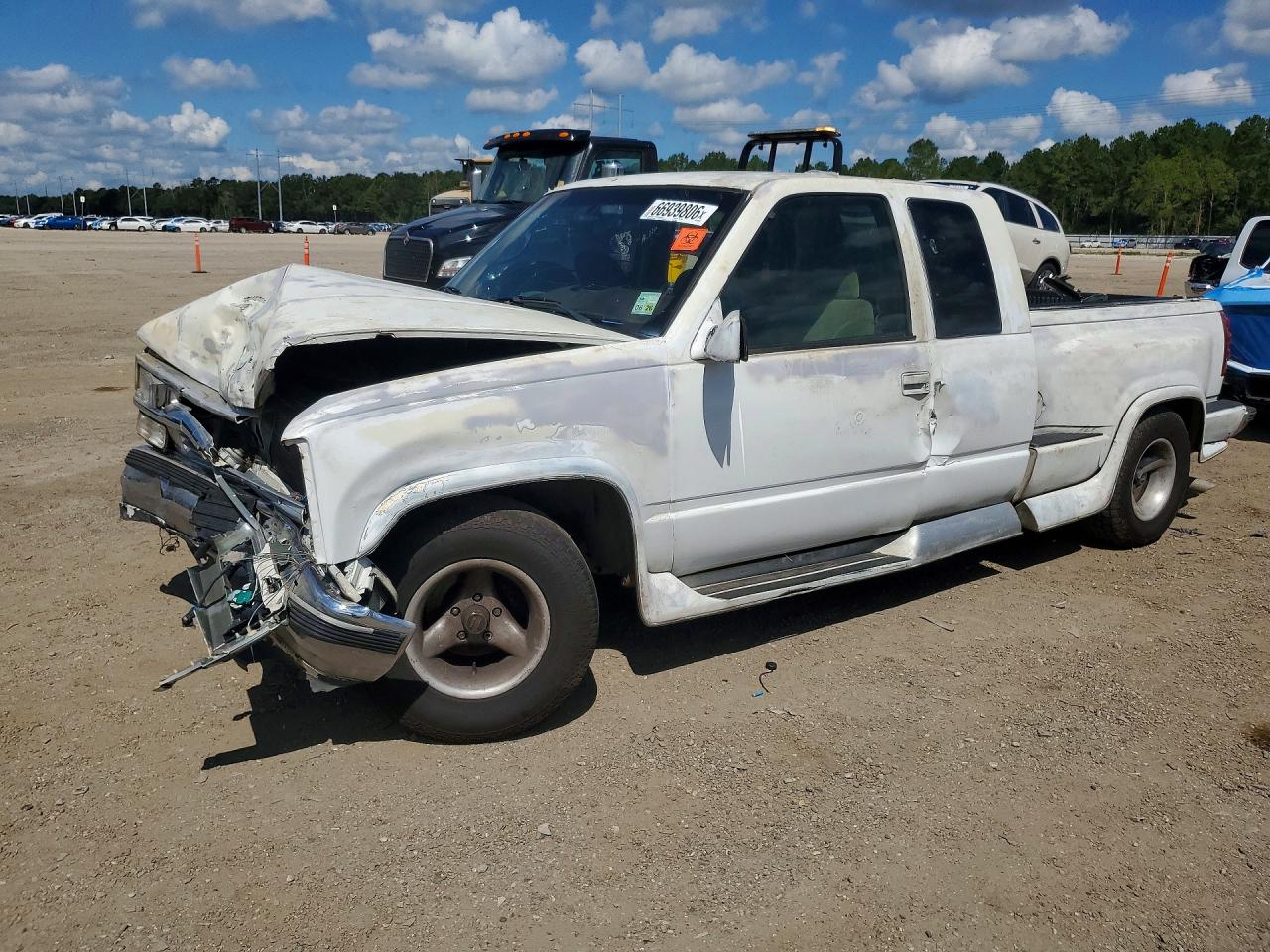 Photo of the 1995 CHEVROLET GMT-400 C1500