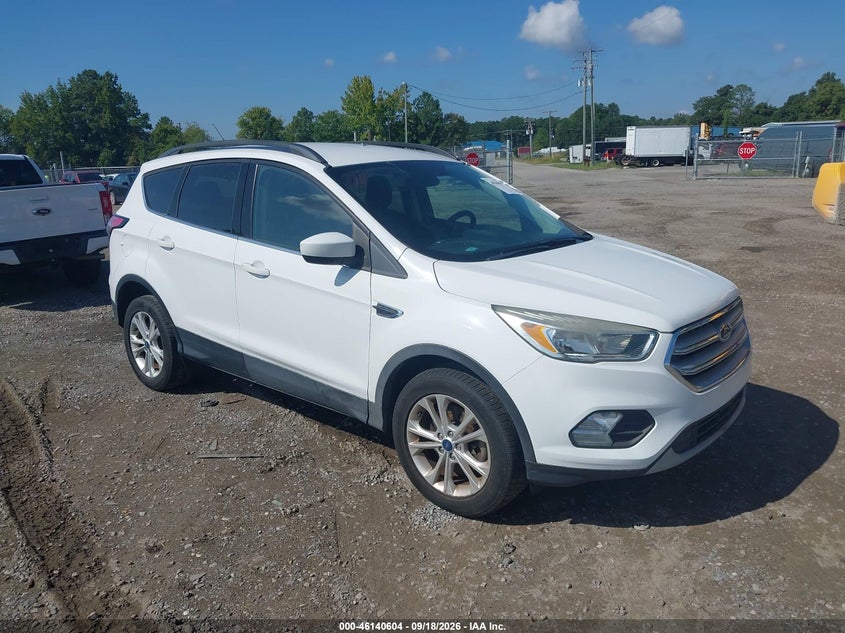 Photo of the 2018 FORD ESCAPE SE