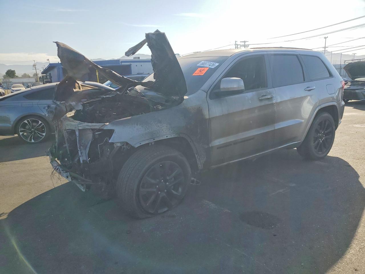 Photo of the 2017 JEEP GRAND CHEROKEE LAREDO