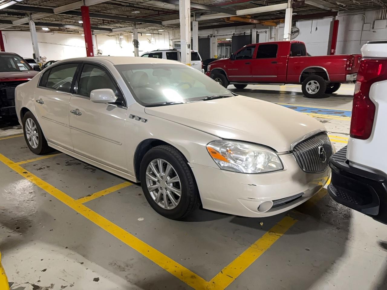 Photo of the 2011 BUICK LUCERNE CXL