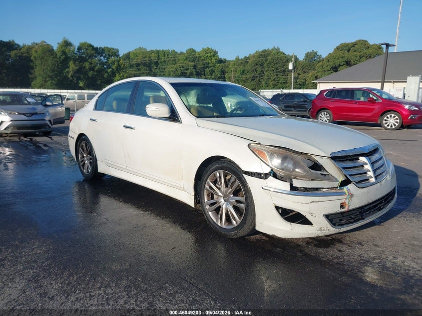 Photo of the 2013 HYUNDAI GENESIS 3.8