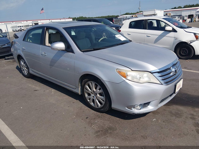 Photo of the 2012 TOYOTA AVALON
