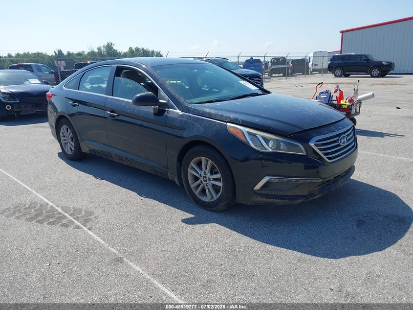Photo of the 2015 HYUNDAI SONATA SE